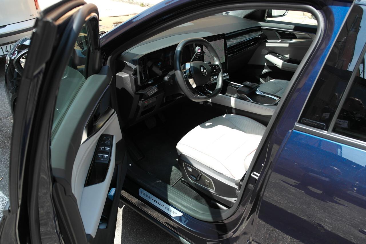 Renault Espace Full Hybrid E-Tech 200 7p Iconic