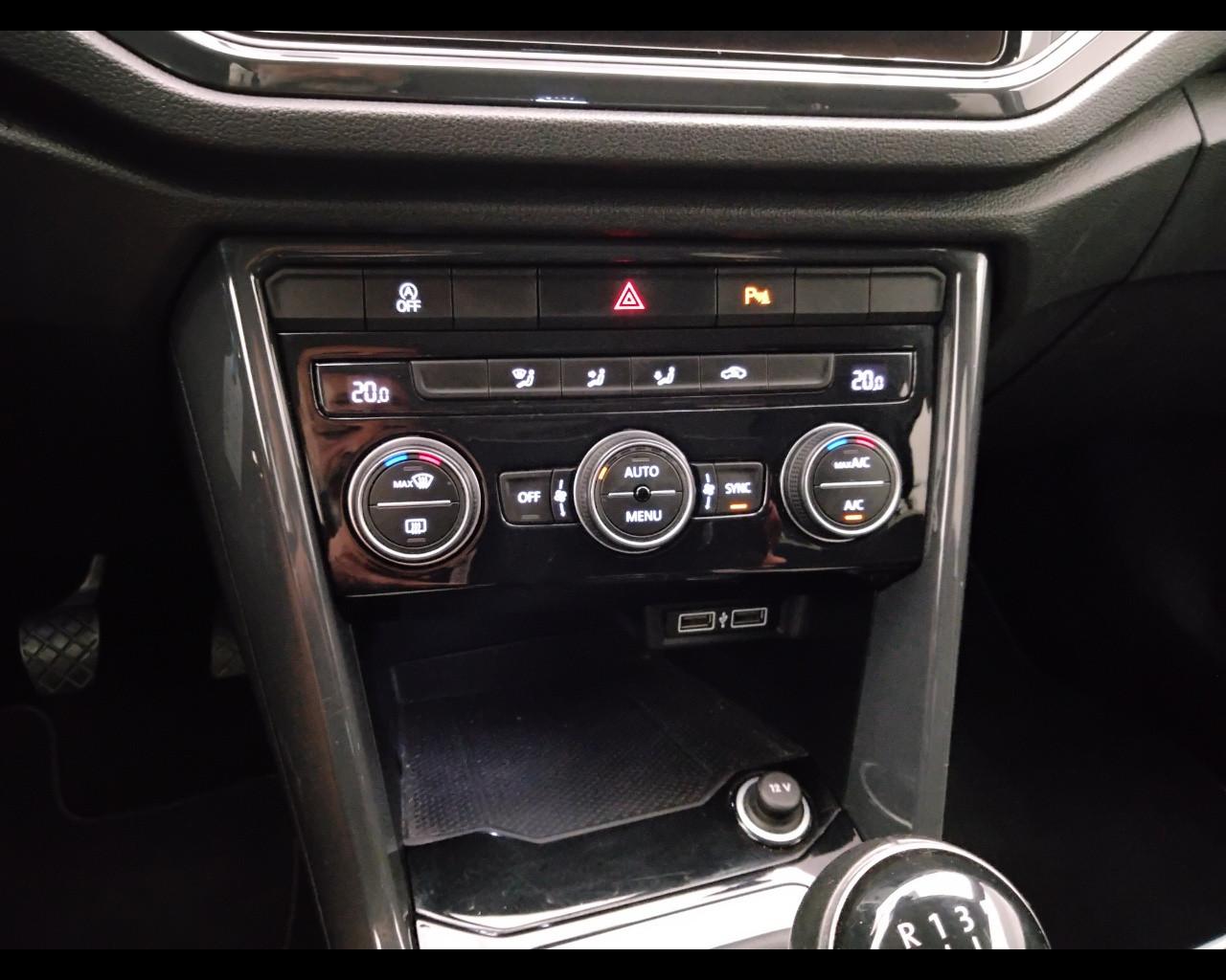 VOLKSWAGEN T-Roc 2017 - T-Roc 1.0 tsi Advanced
