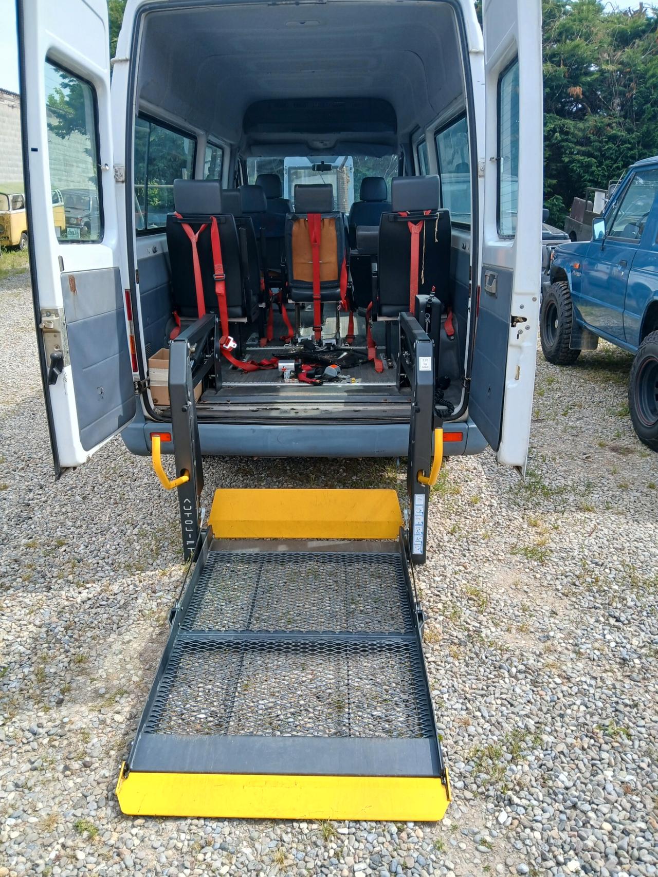 Mercedes Sprinter 9 posti clima pedana