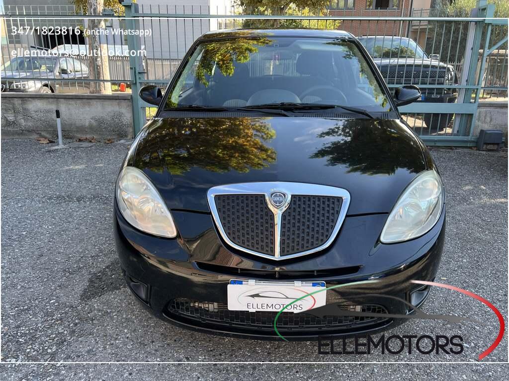 Lancia Ypsilon II 2007 NEOPATENTATI