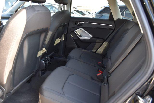 AUDI Q3 35 TDI S tronic Business *Telecamera, Navi, LED*