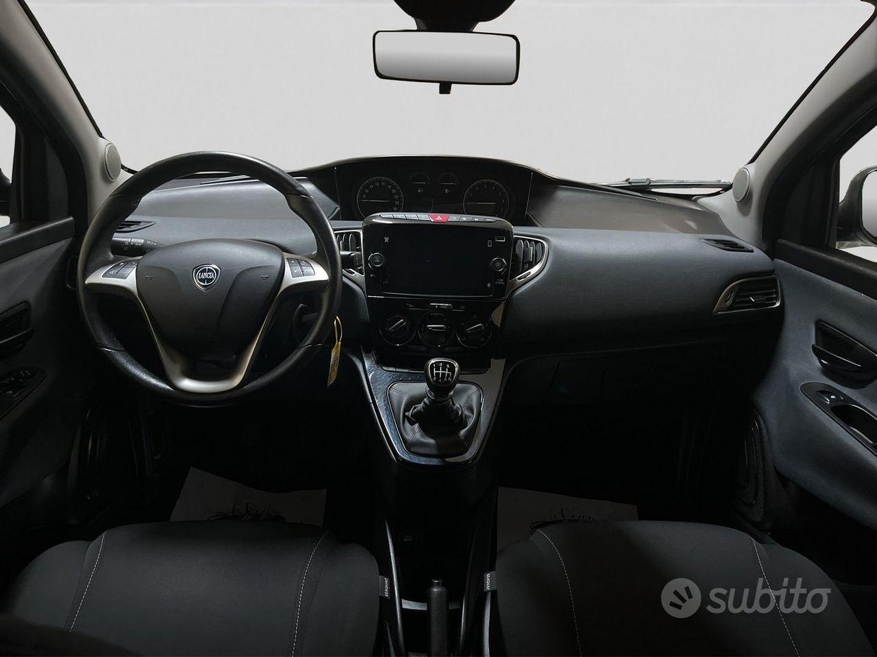 Lancia Ypsilon 1.0 FIREFLY HYBRID - UCONNECT TOUCH