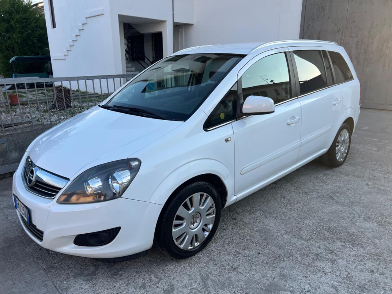 Opel Zafira 1.6 TURBO METANO 2029 7 POSTI 2013