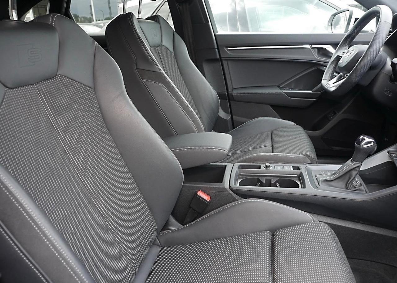 Audi Q3 45 TFSI S tronic S LINE interno esterno