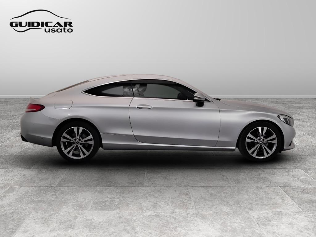 Mercedes-Benz Classe C-C205 2016 Coupe - C Coupe 220 d Premium 4matic auto