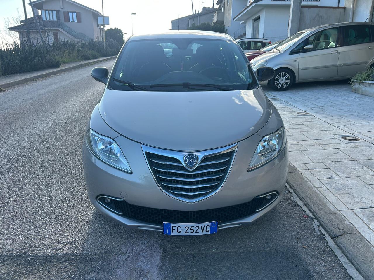 Lancia Ypsilon 1.2 69 CV 5 porte Gold