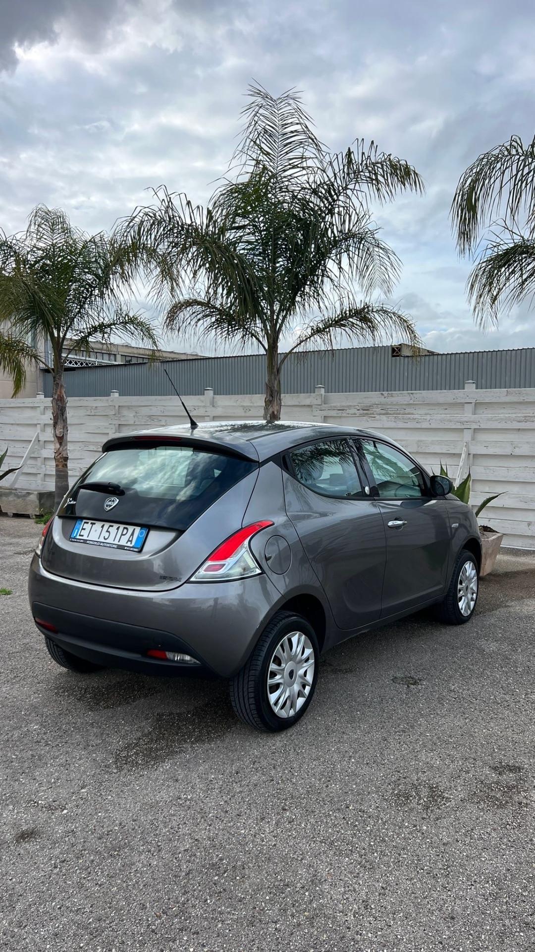 Lancia Ypsilon 5 porte Metano