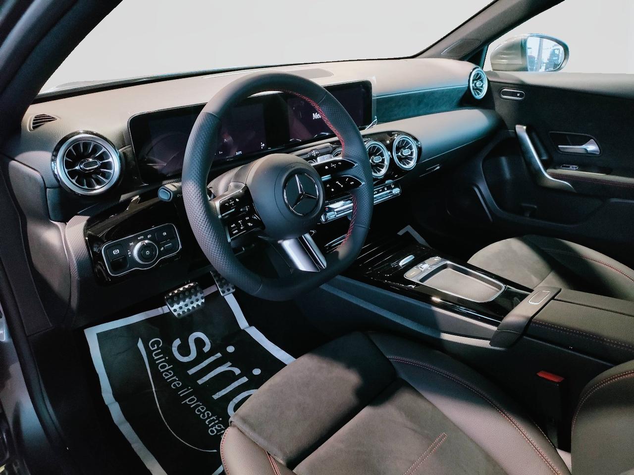 Mercedes-Benz A 250 e con tecnologia ibrida EQ