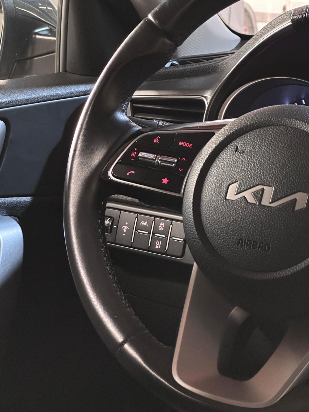 Kia Ceed 1.6 CRDi 136 CV MHEV DCT SW Business