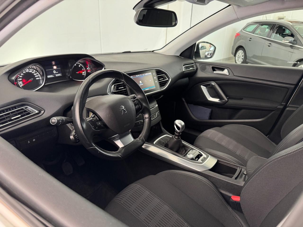 Peugeot 308 BlueHDi 130 S&S Allure