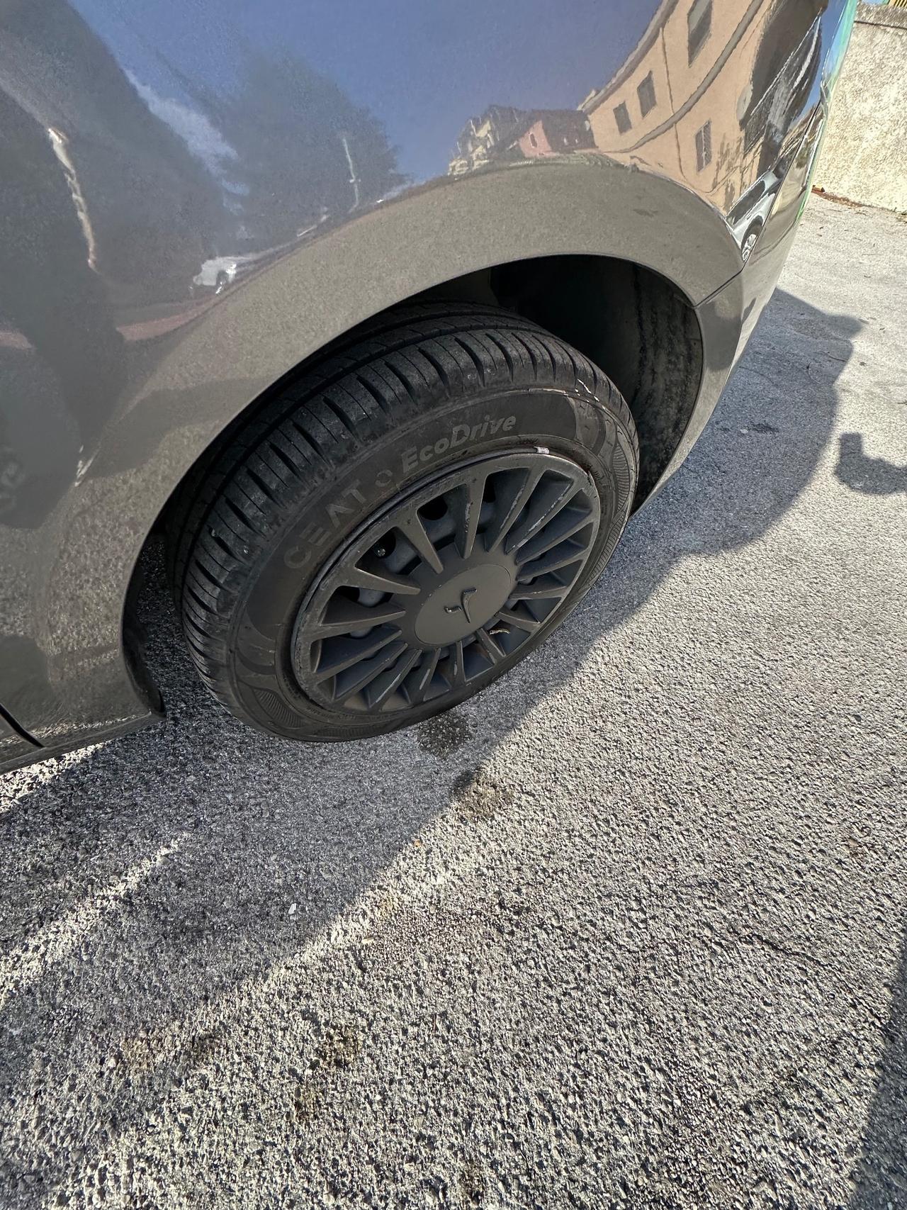 Lancia Ypsilon 1.0 FireFly 5 porte S&S Hybrid Ecochic A. Ferretti