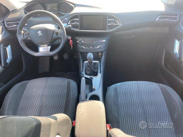 Peugeot 308 308