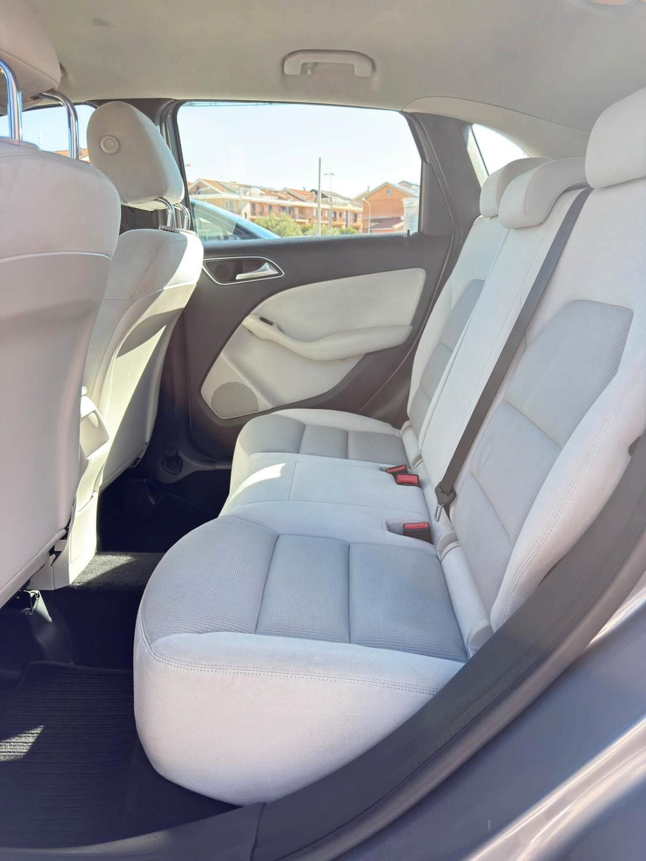 Mercedes-benz B 180 CDI BlueEFFICIENCY Premium
