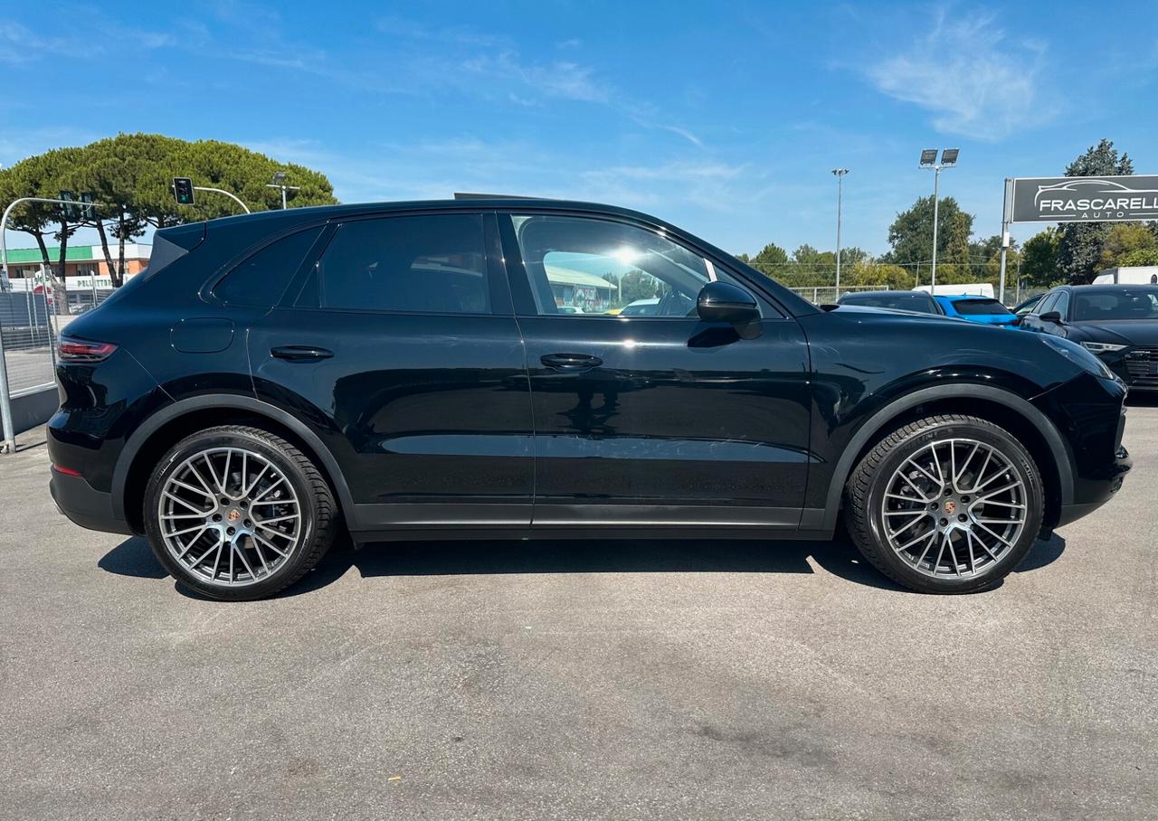 Porsche Cayenne 3.0 V6 /TETTO/PASM/21" RADAR/KM DOC1 PROP