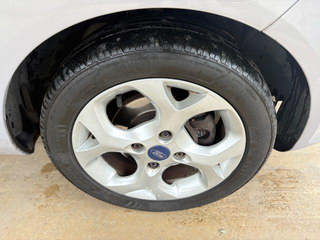FORD Fiesta 1.4 TDCi 70CV 5 porte Titanium OK NEOPATENTATI