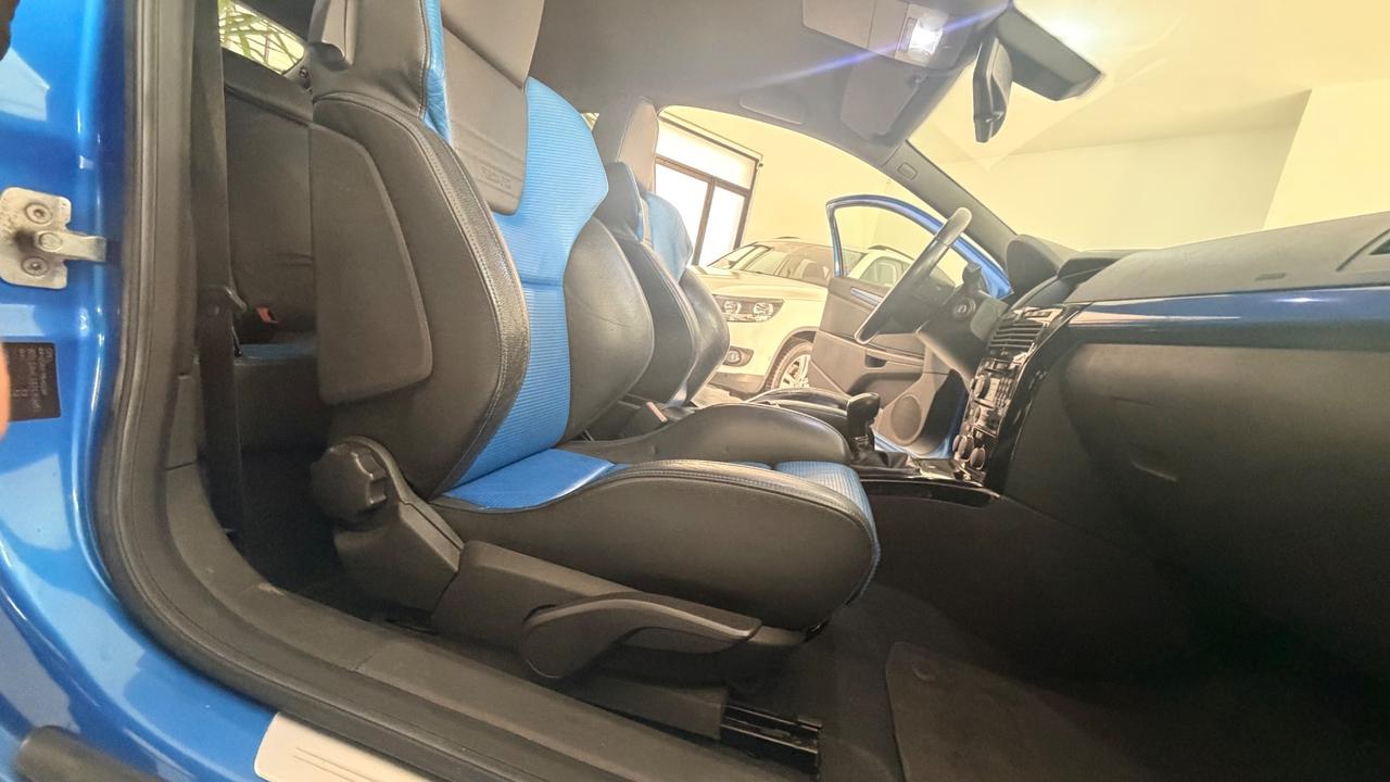 Opel Astra OPC 2.0 T 240CV