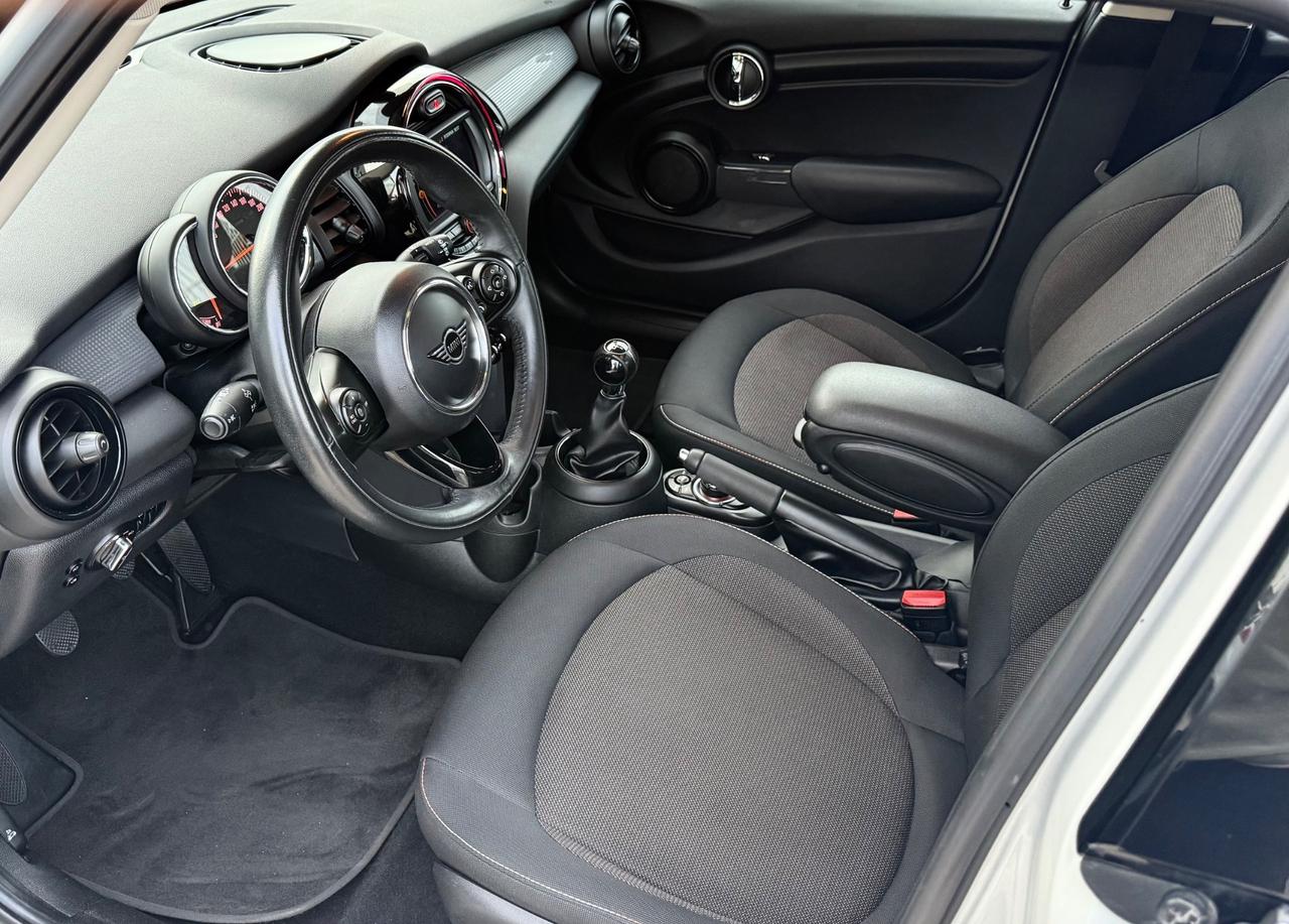 Mini 1.5 Cooper D 5 porte