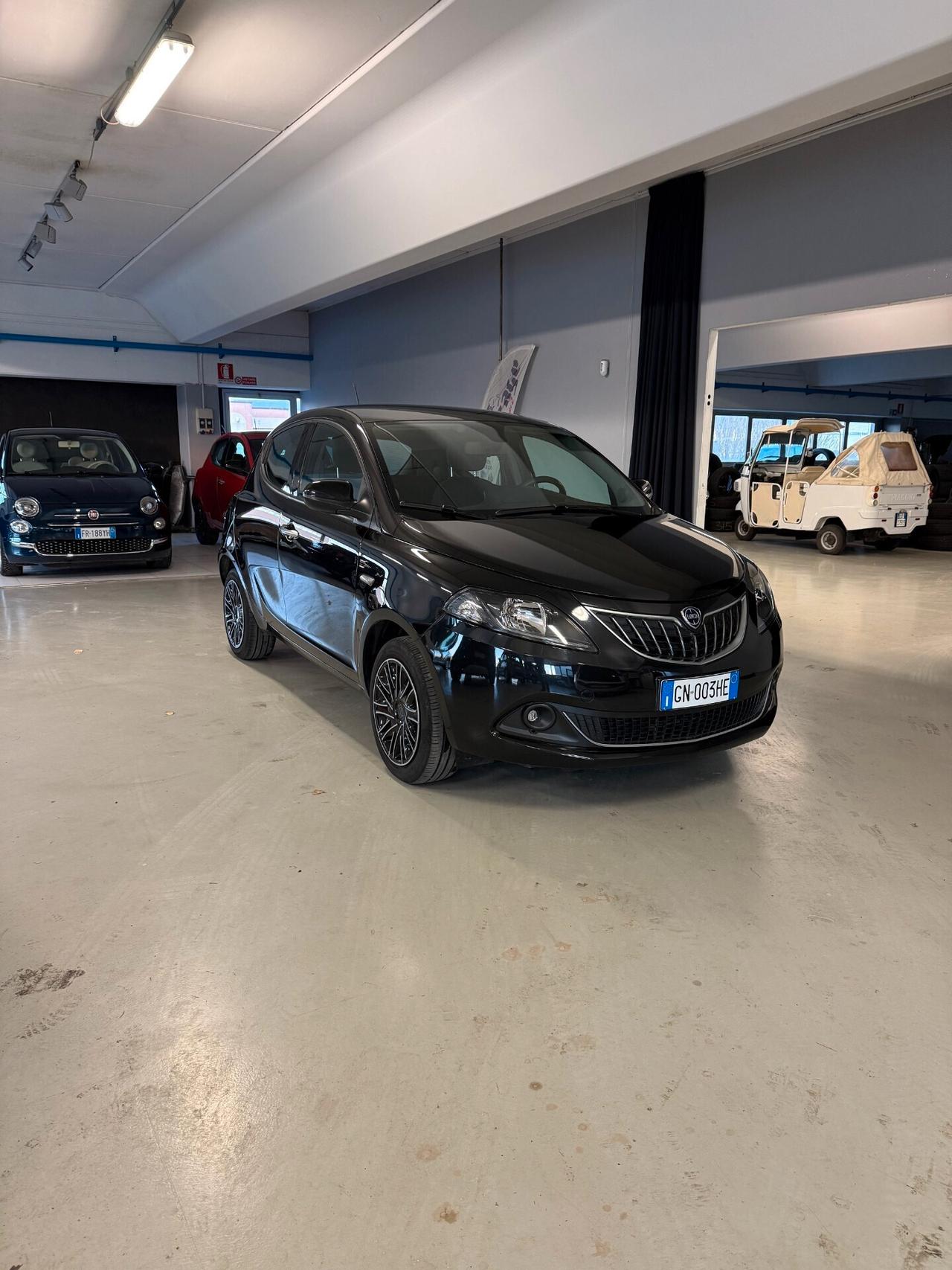 Lancia Ypsilon 1.0 FireFly 5 porte S&S Hybrid Gold