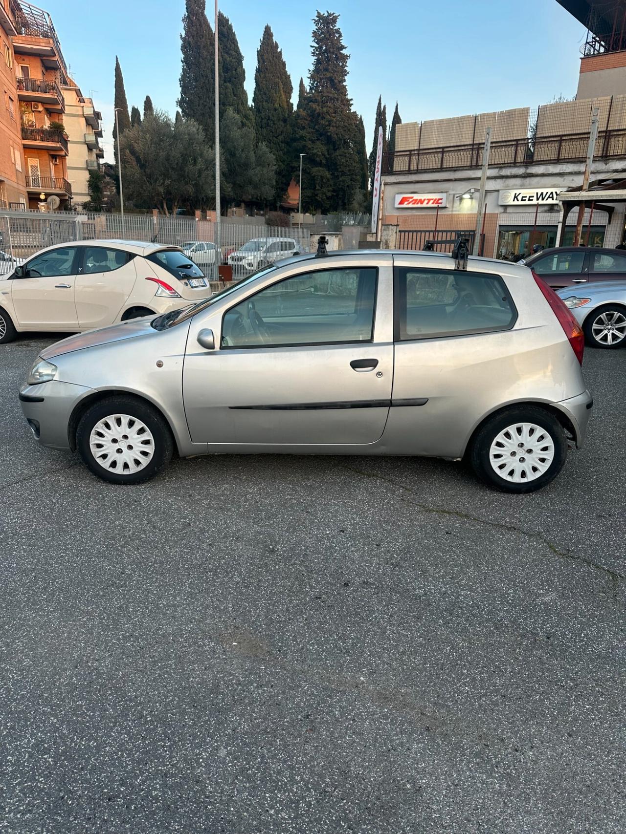 Fiat Punto UNICA (AUTOMATICA)