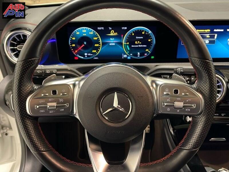 Mercedes-Benz CLA 200 d Premium Plus *Tetto*Display 10,25*Cerchi*