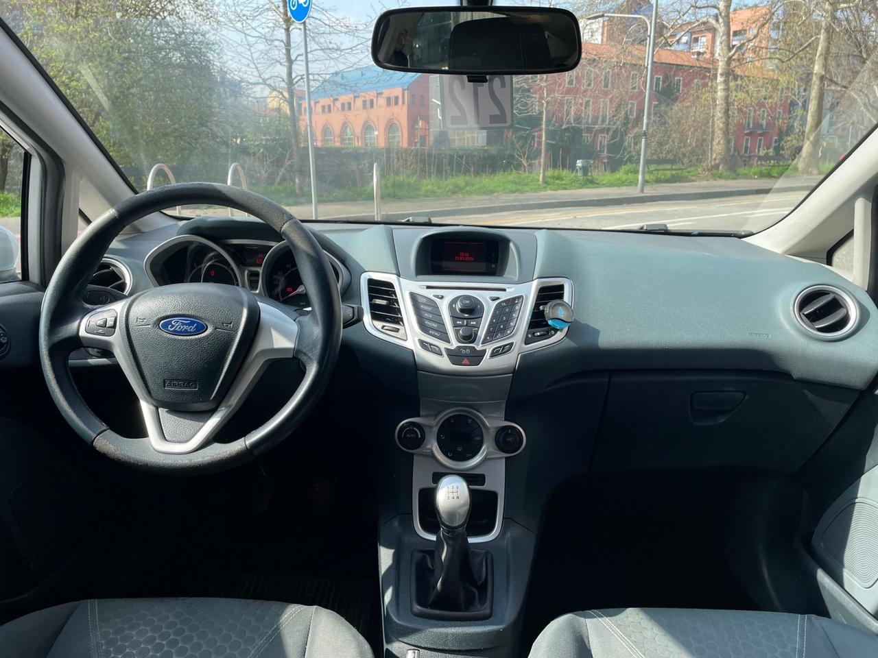 Ford Fiesta 1.4 TDCi 68CV 5 porte Titanium/GARANZIA