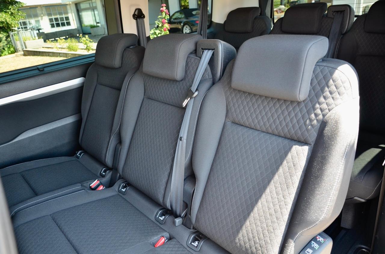 OPEL ZAFIRA LIFE 1.5d ELEGANCE 120cv PASSO MEDIO 8 POSTI, IVA SUL 100% ESCLUSA, UNICOPROPRIETARIO, UFF ITALIANA, EURO 6D, RETROCAMERA, PERMUTE