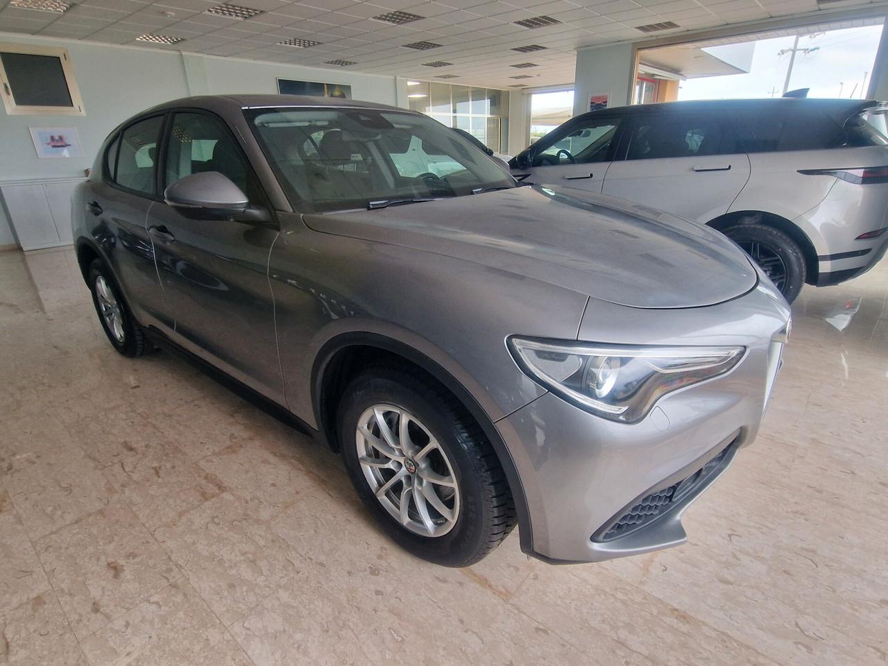 Alfa Romeo Stelvio 2021