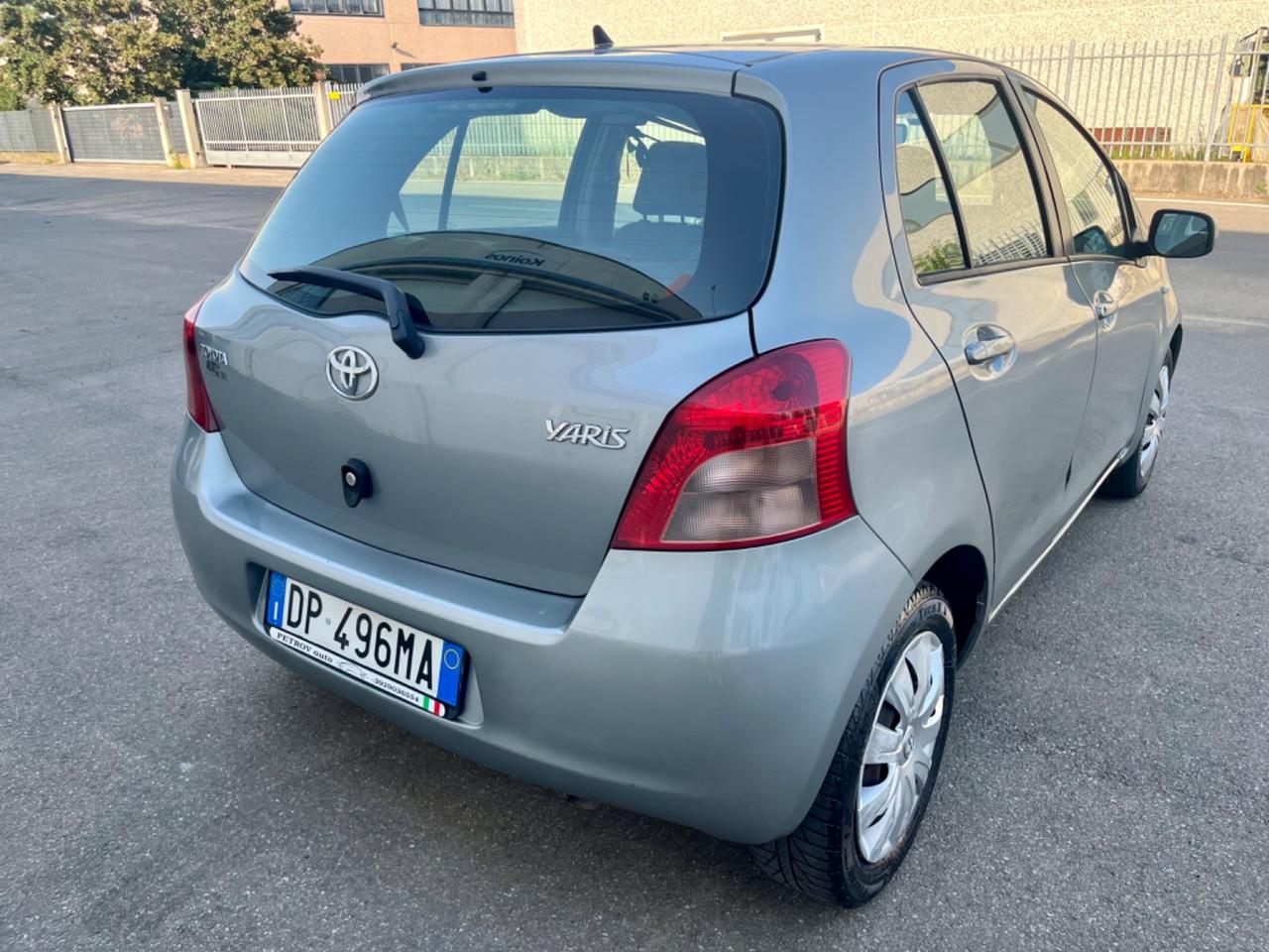 Toyota Yaris 1.3benz 2008 138.000km per neopatentati