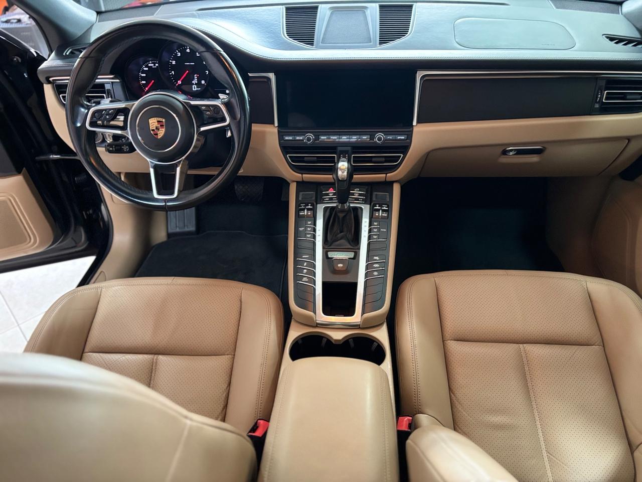 Porsche Macan 2.0 245 cv pdk tetto matrix sound permute finanziamenti