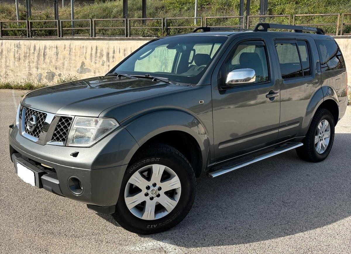 Nissan Pathfinder 2.5 dCi 4x4 7 posti