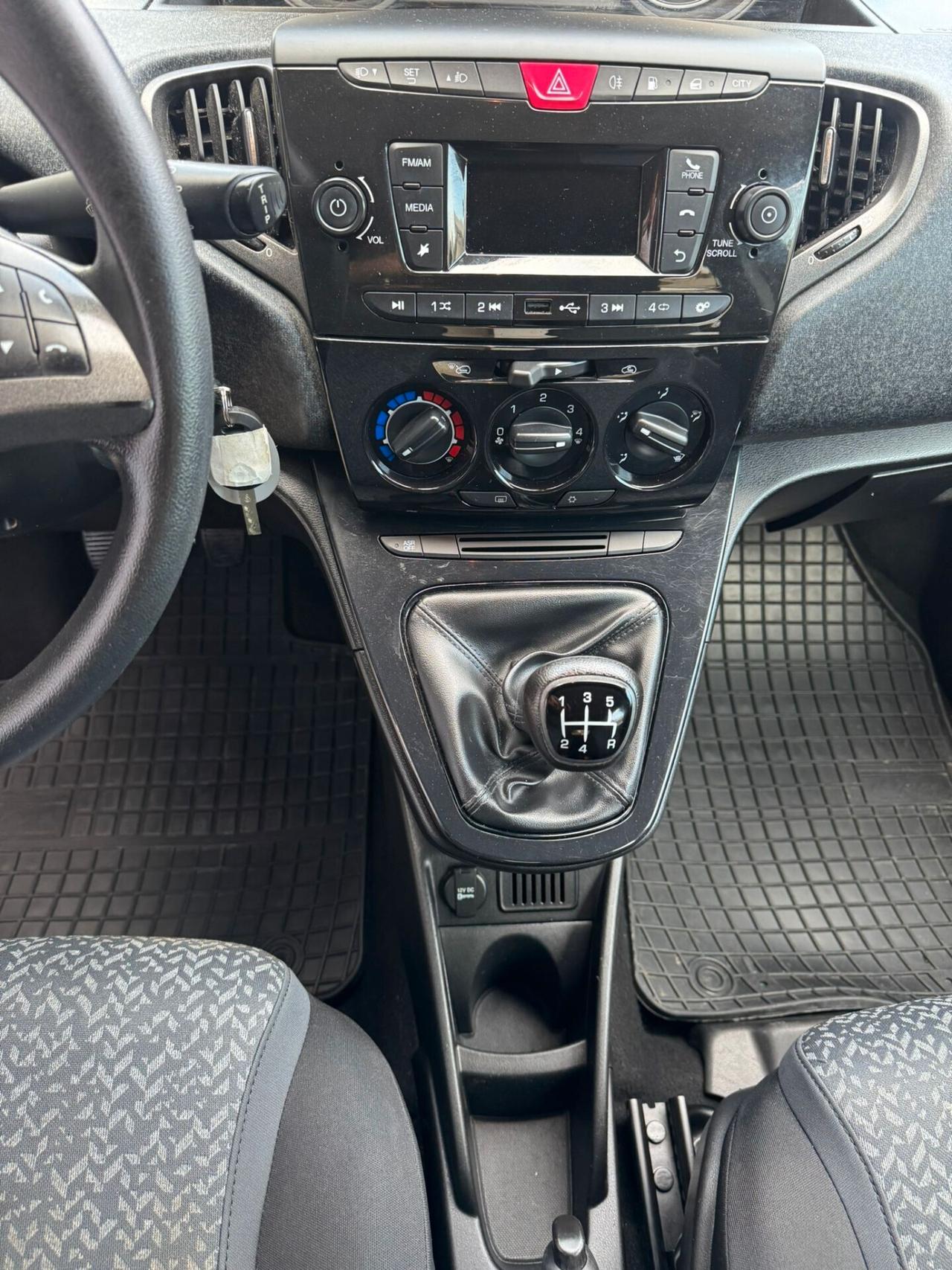 Lancia Ypsilon 0.9 TwinAir 5 porte Metano Ecochic Gold