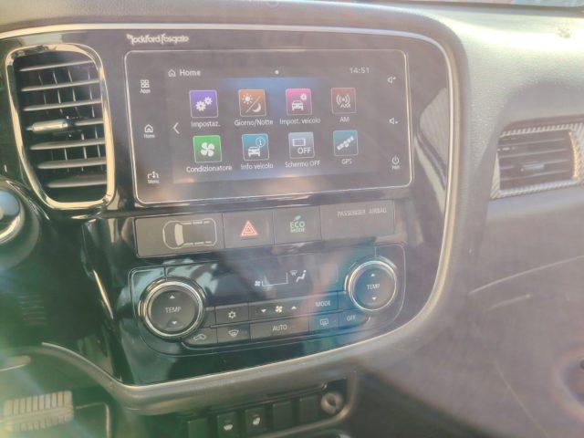 MITSUBISHI Outlander 2.2 DI-D 4WD Instyle Plus SDA 7 posti AUTOMATICO