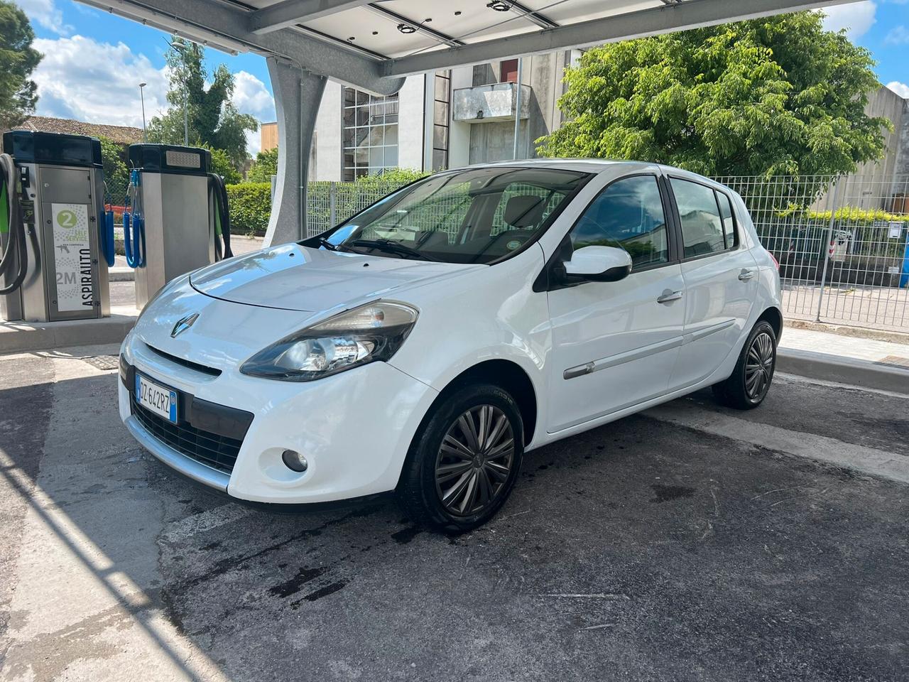 Renault Clio 1.2 5 porte Luxe * 2010