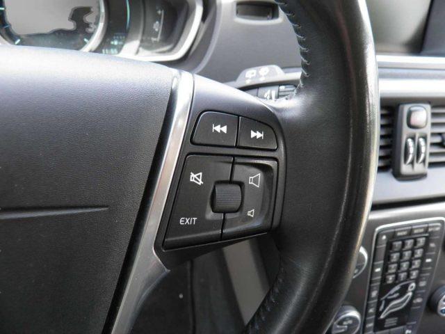 VOLVO V40 Cross Country V40 CROSS COUNTRY D3 MOMENTUM