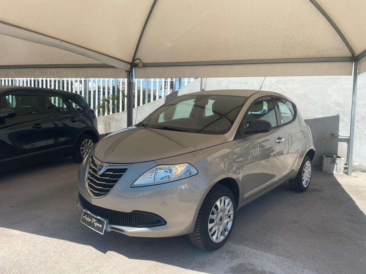 Lancia Ypsilon 0.9 TwinAir 85 CV 5 porte Metano Ecochic Gold