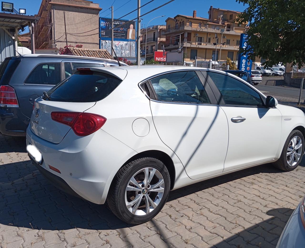 Alfa Romeo Giulietta 1.6 JTDm-2 105 CV Distinctive