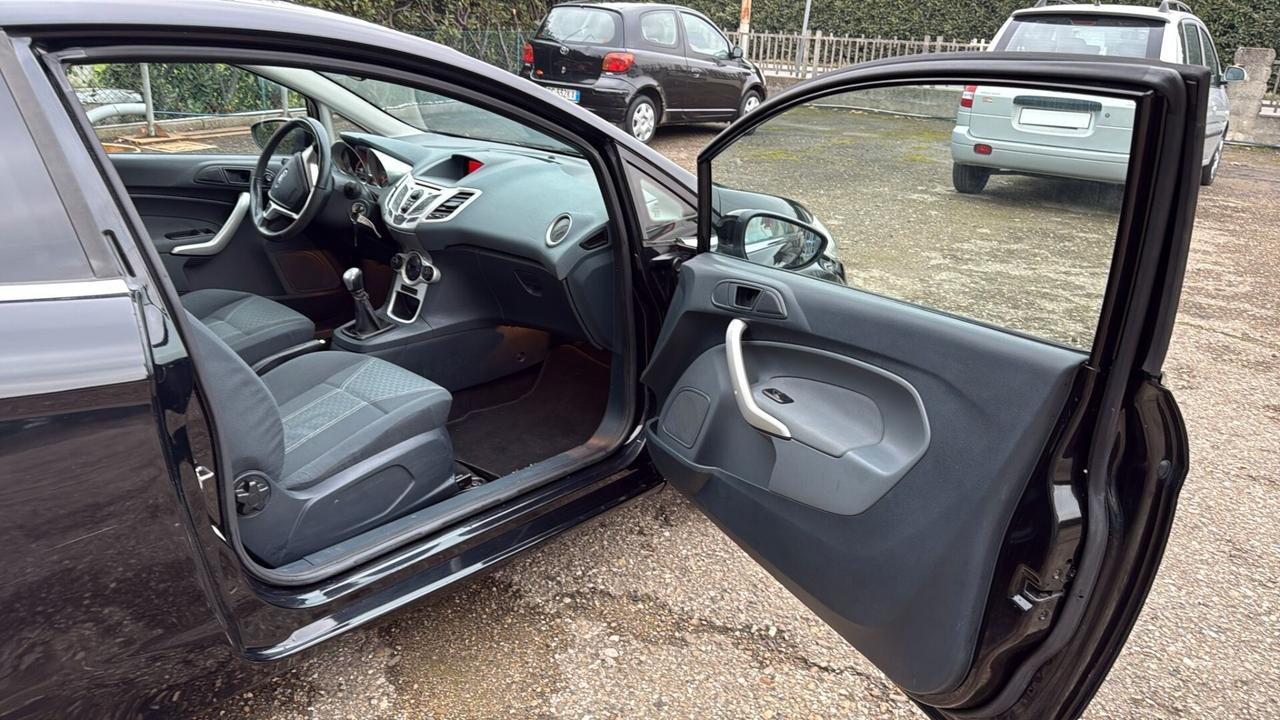 Ford Fiesta 1.4 TDCi 70CV 3 porte Titanium