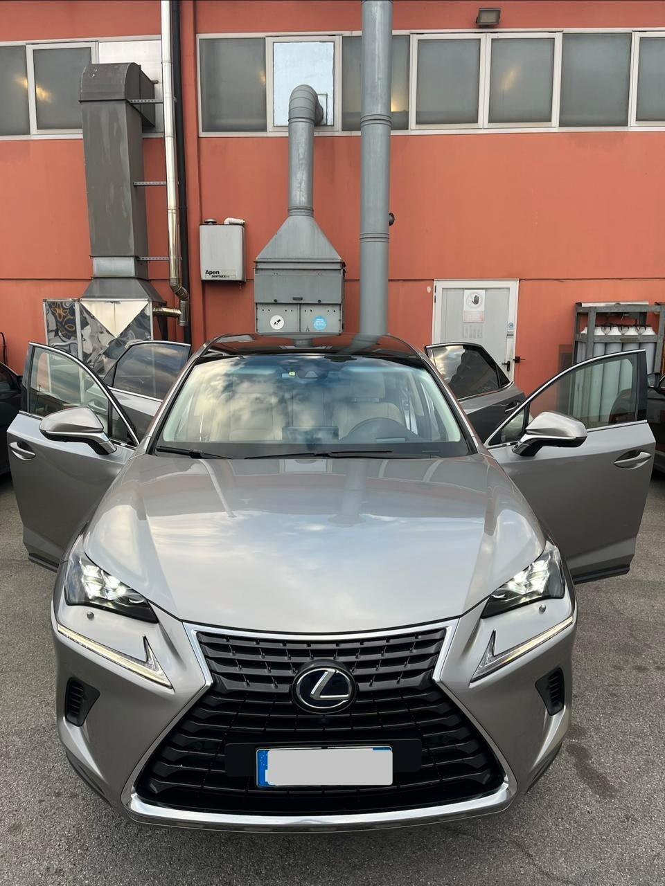 Lexus NX 300h Hybrid 4WD Luxury