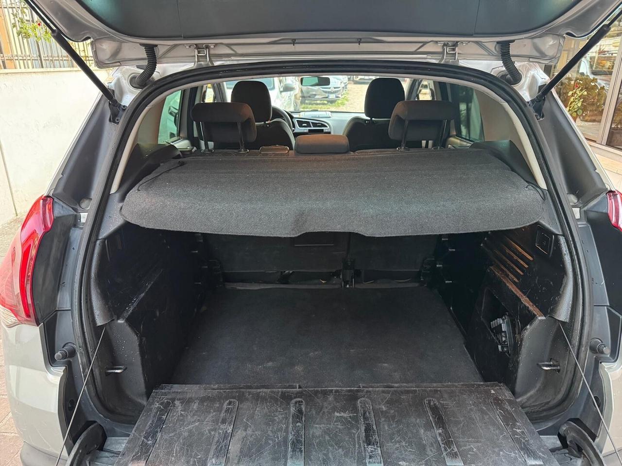 PEUGEOT 3008 1.6 HDi 115CV Business