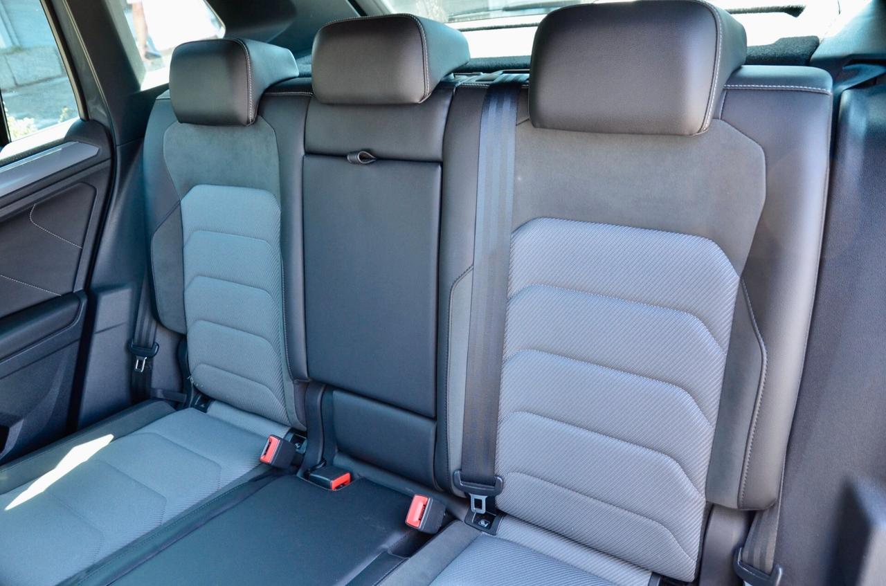 VOLKSWAGEN TIGUAN 2.0 TDI R-LINE INT+EXT 4MOTION 150cv DSG, UFF ITALIANA, SERVICE VW, FULL LED, RETRO 360, PERMUTE