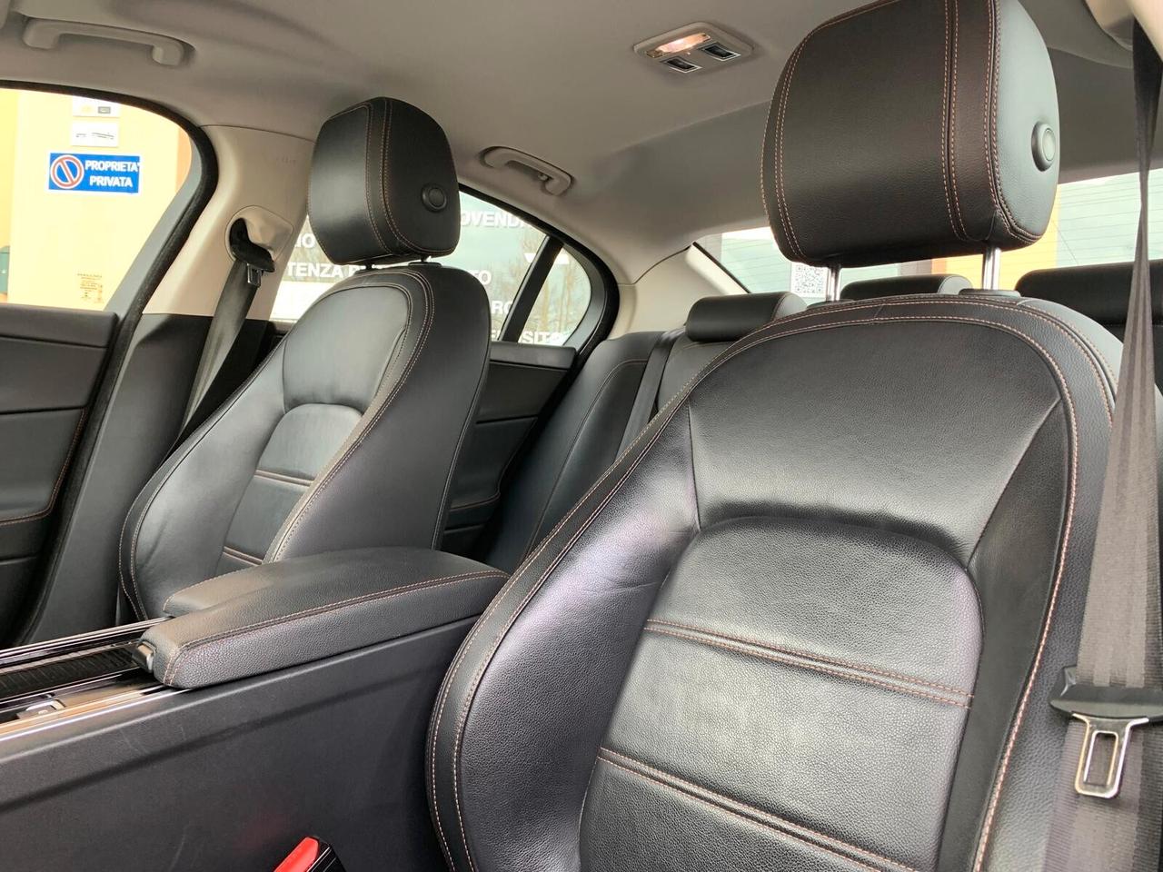 Jaguar XE 2.0 D 180 CV autom. Ok catena