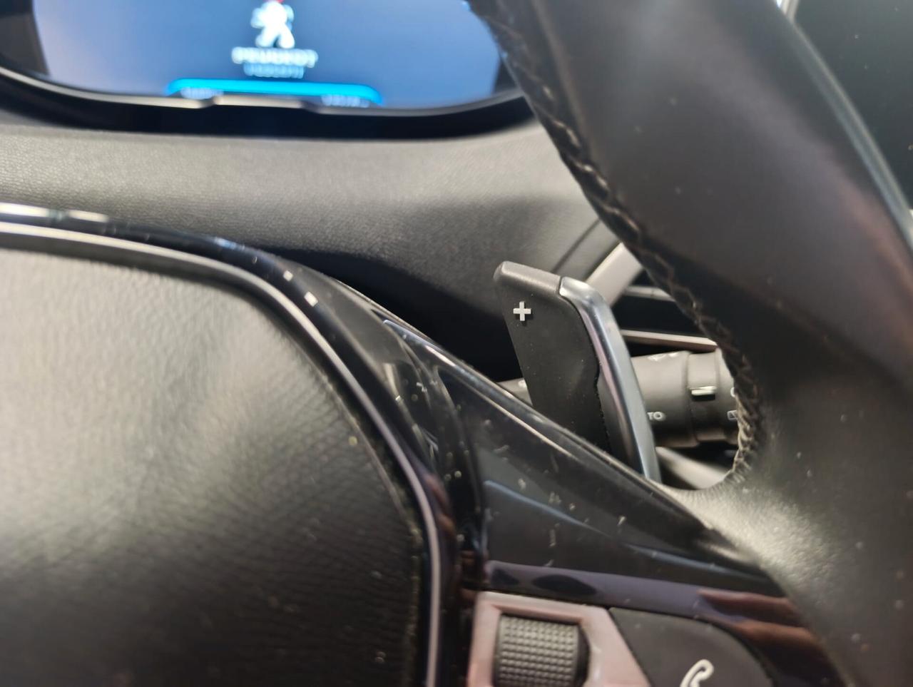 Peugeot 3008 del 2018 - AUTOMATICA 140.000 km -