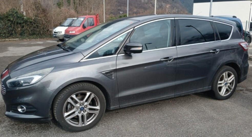 Ford S-Max 2.0 TDCi 180CV Powershift Titanium Business 7 posti tua a € 199 mese