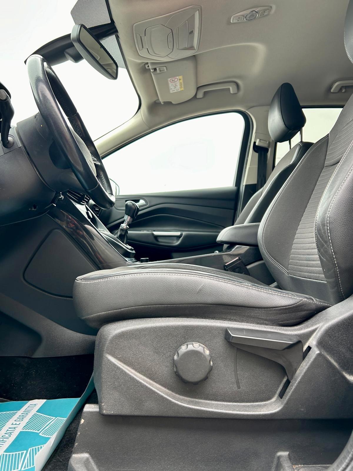 Ford Kuga 1.5 TDCI 120 CV S&S 2WD ST-Line