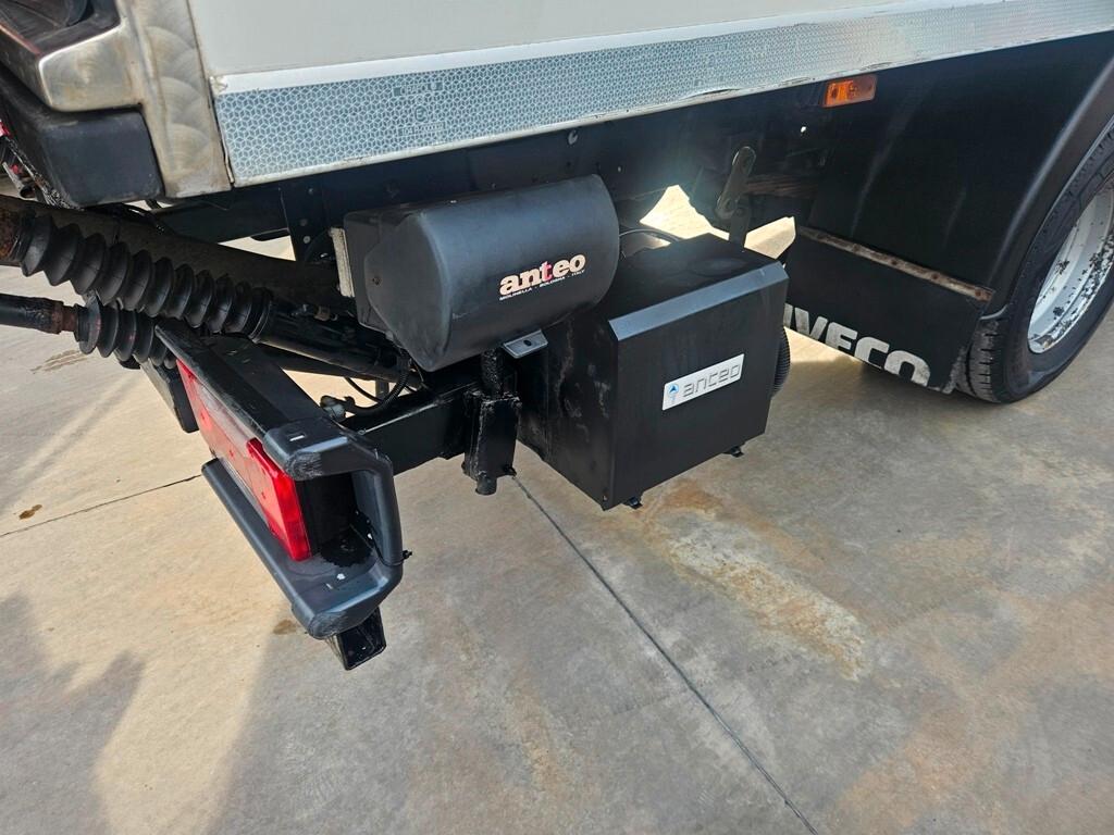 IVECO DAILY 72-150 FRIGO CON PEDANA-2018