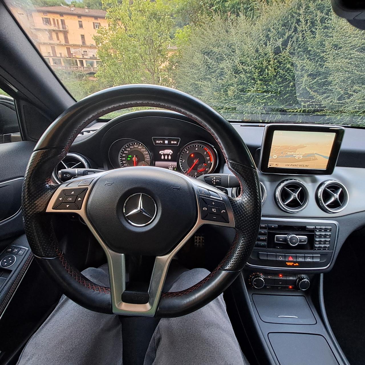 Mercedes GLA UNICO PROPRIETARIO - Full Optional