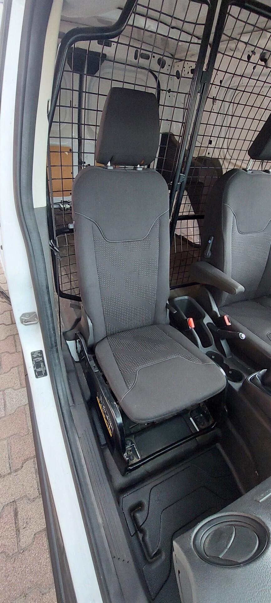 FORD TRANSIT COURIER 1,5 DIESEL 80 CV TELEFONO USB IMPECCABILE PREZZO COMPRESO IVA