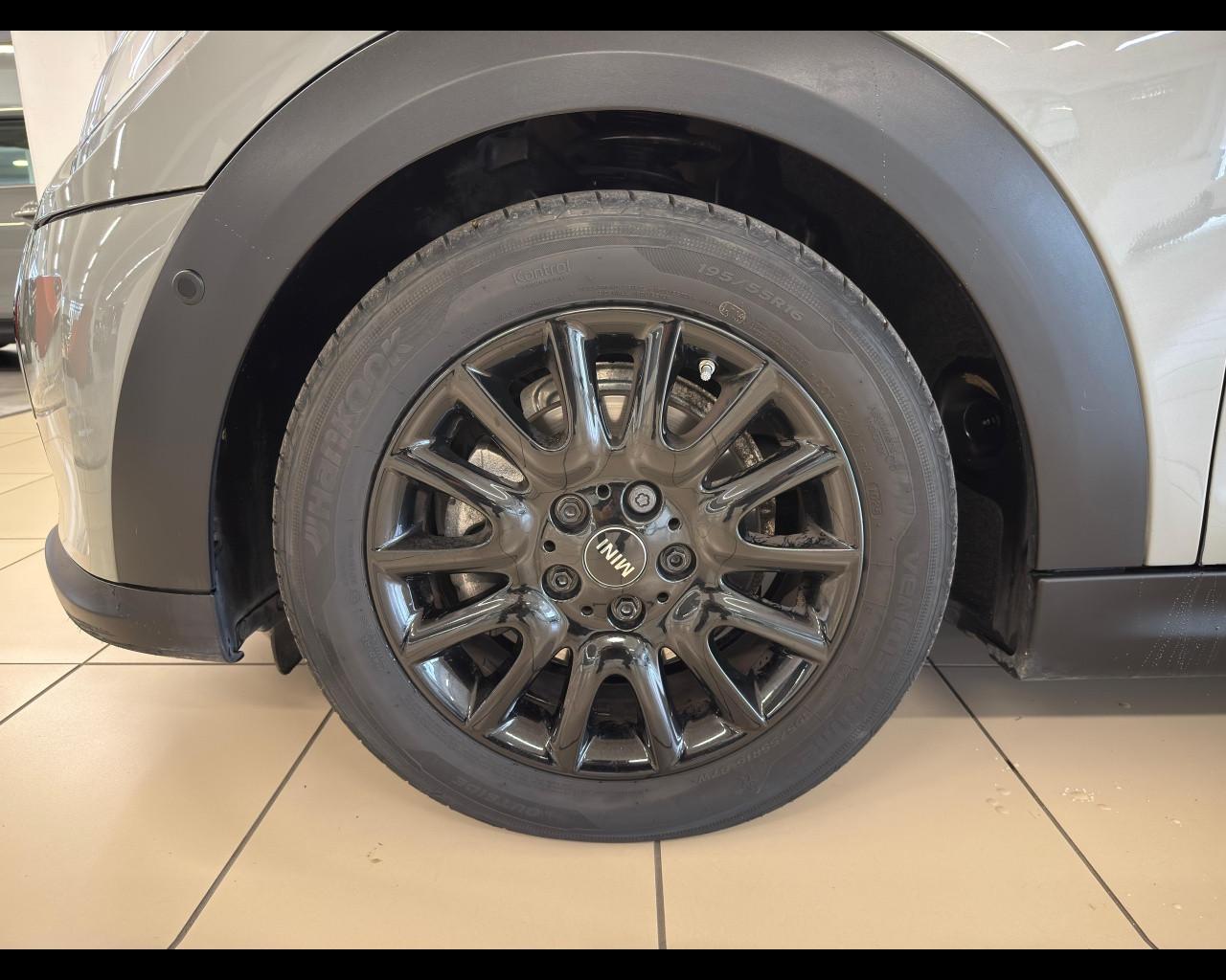 MINI Mini 4ª serie (F56) - Mini 1.5 Cooper Essential