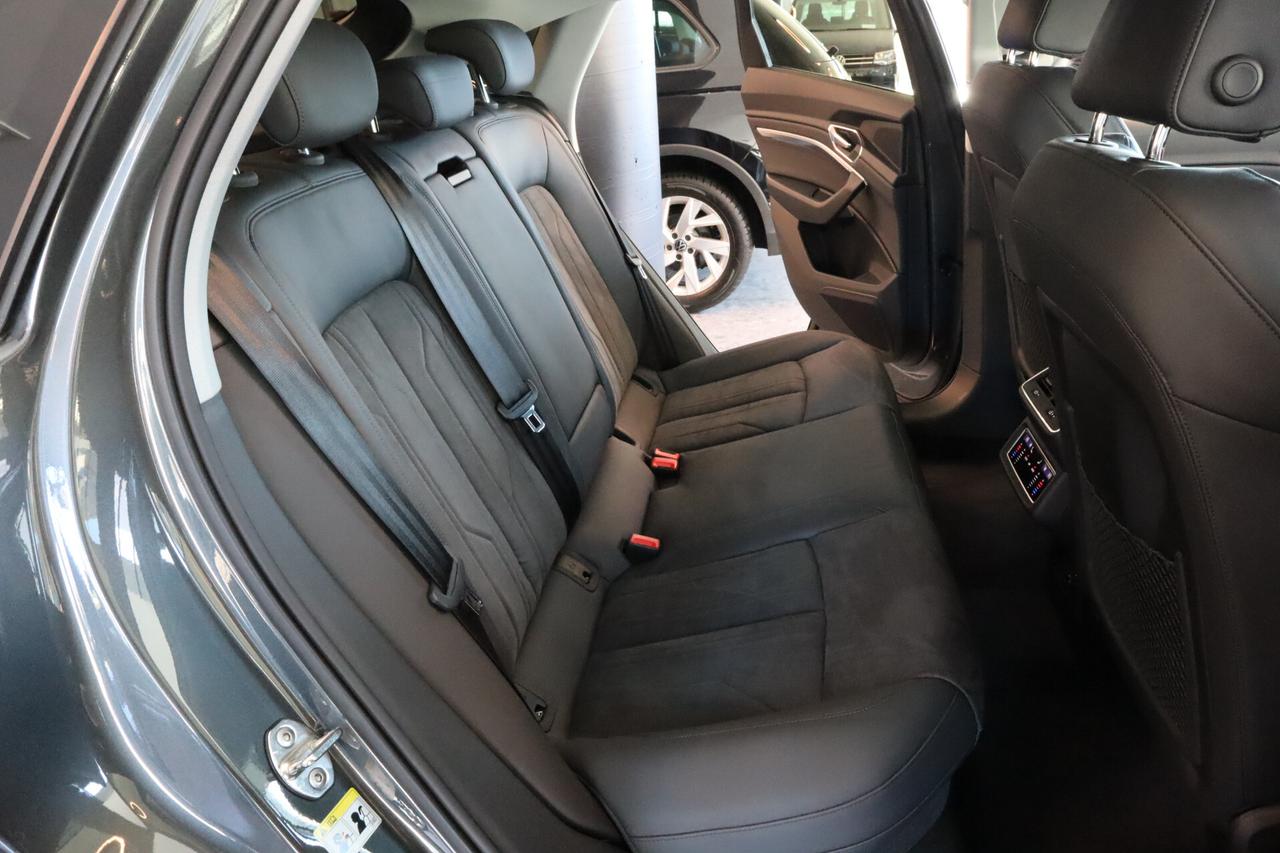 E Tron 55 408CV S-LINE QUATTRO HUD 360° MATRIX 21"