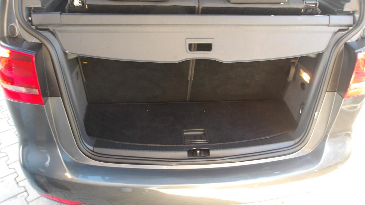 VOLKSWAGEN TOURAN 1.6 MTJ-7 POSTI-PREZZO PROMO!